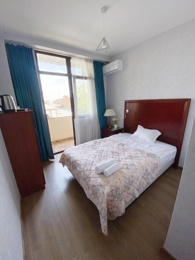 Tbilisi Central Hotel Eksteriør bilde